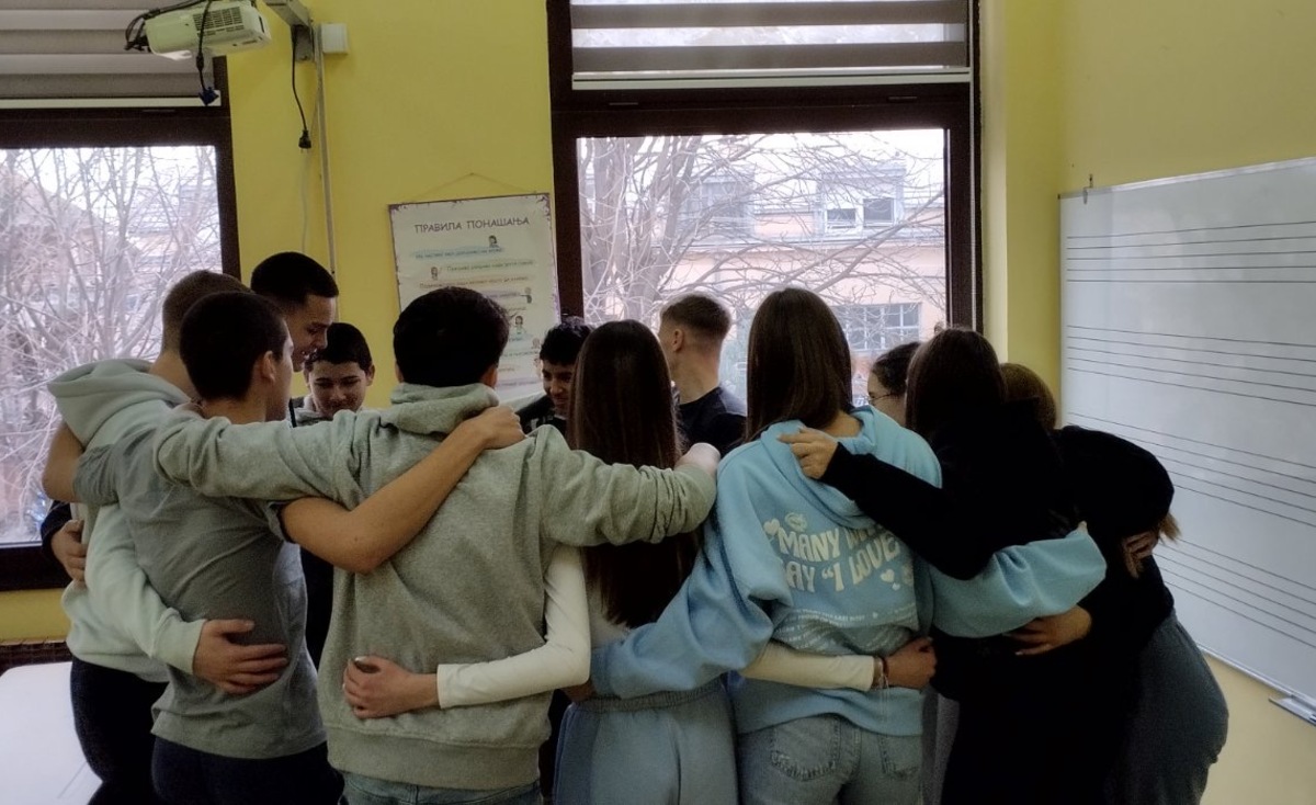 Загрљаји у Ђуриној школи на данашњи дан